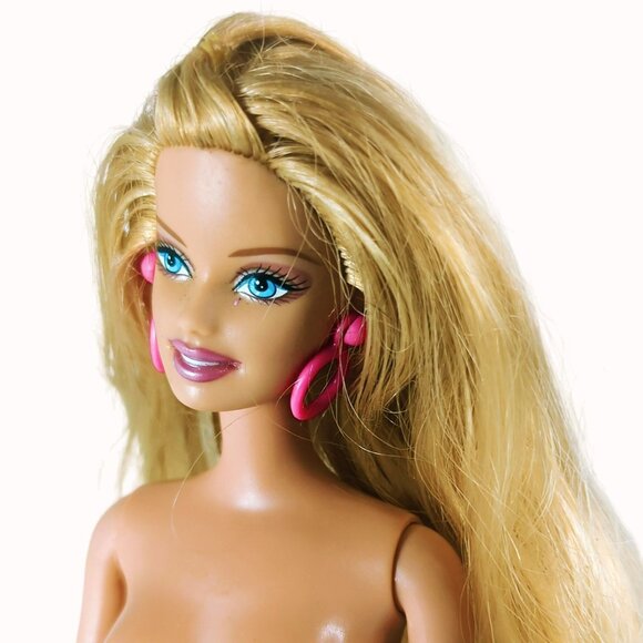 Barbie 2008 Toys R Us Exclusive Giftset - Doll Only Nude Blonde Hair Pink Earrin - Picture 6 of 7